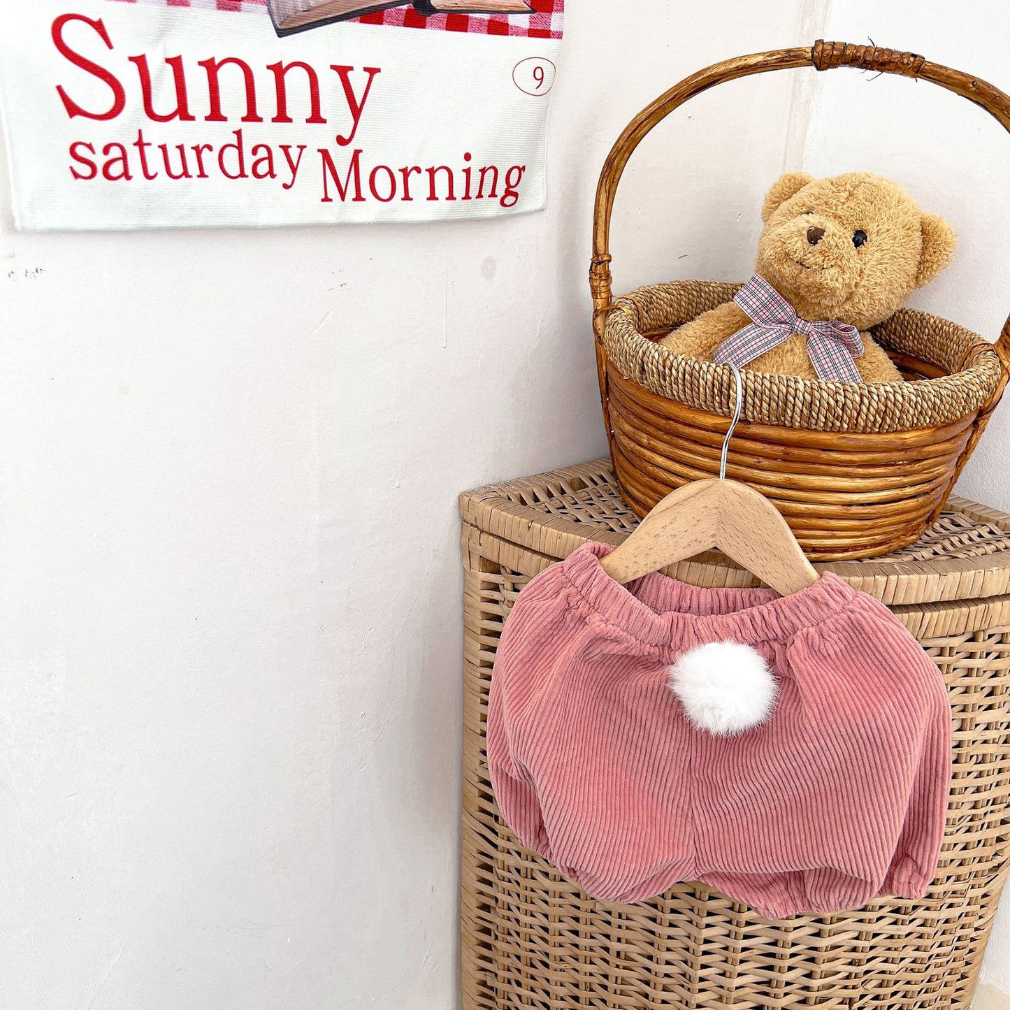 Unisex baby spring PP pants baby corduroy pants go out new foreign style children's bread pants pumpkin pants shorts